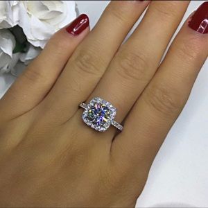 New 18 k white gold engagement ring